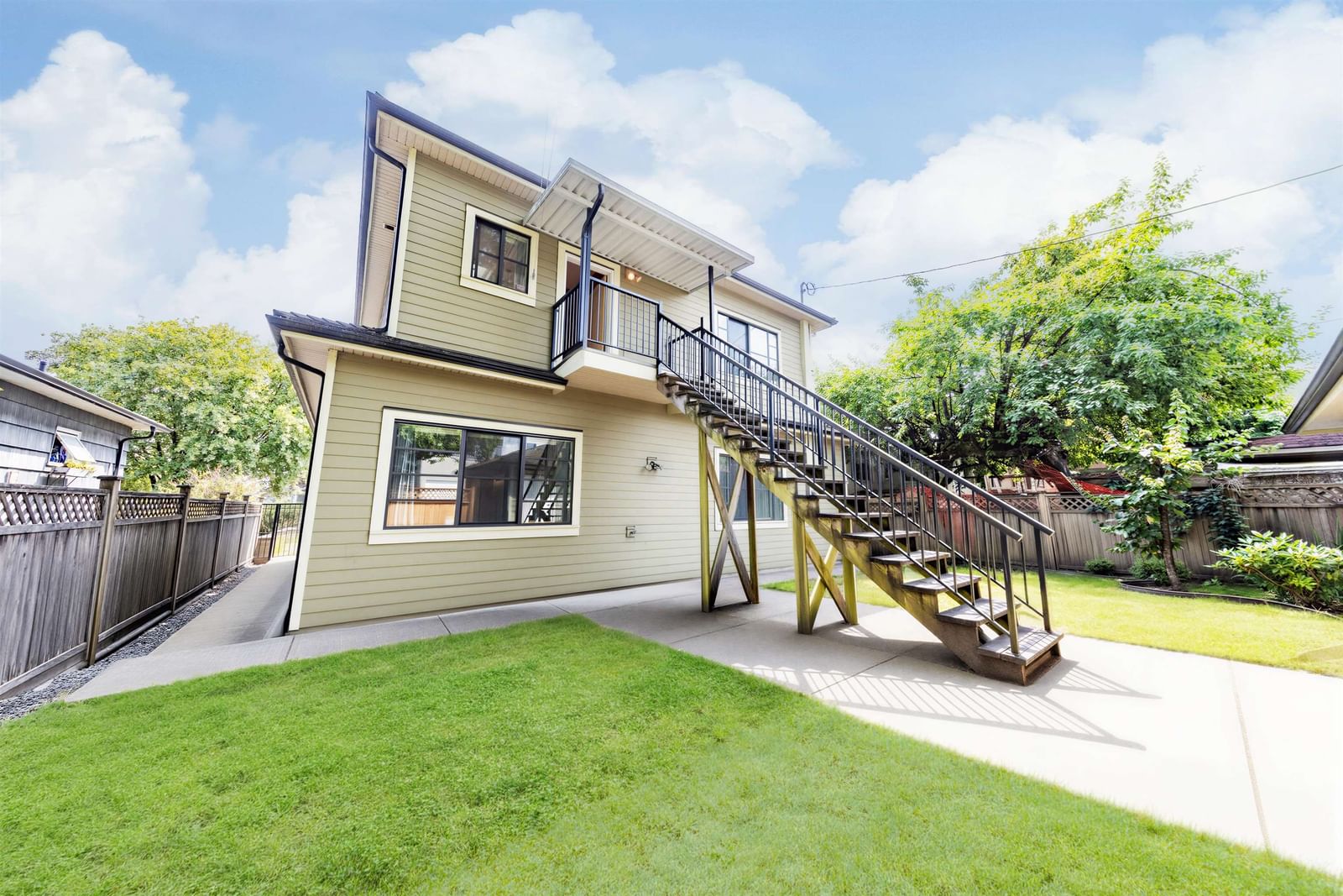 Listing Image 19