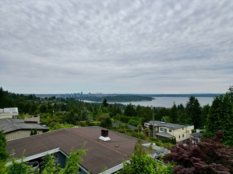 1230 Queens Avenue, West Vancouver, British Columbia
