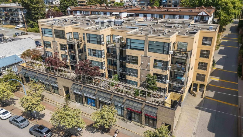 305 - 124 3rd Street W