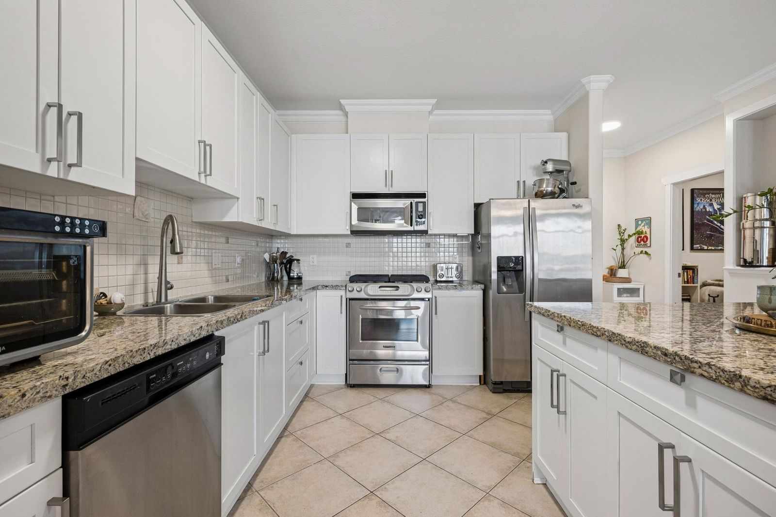 Listing Image 11