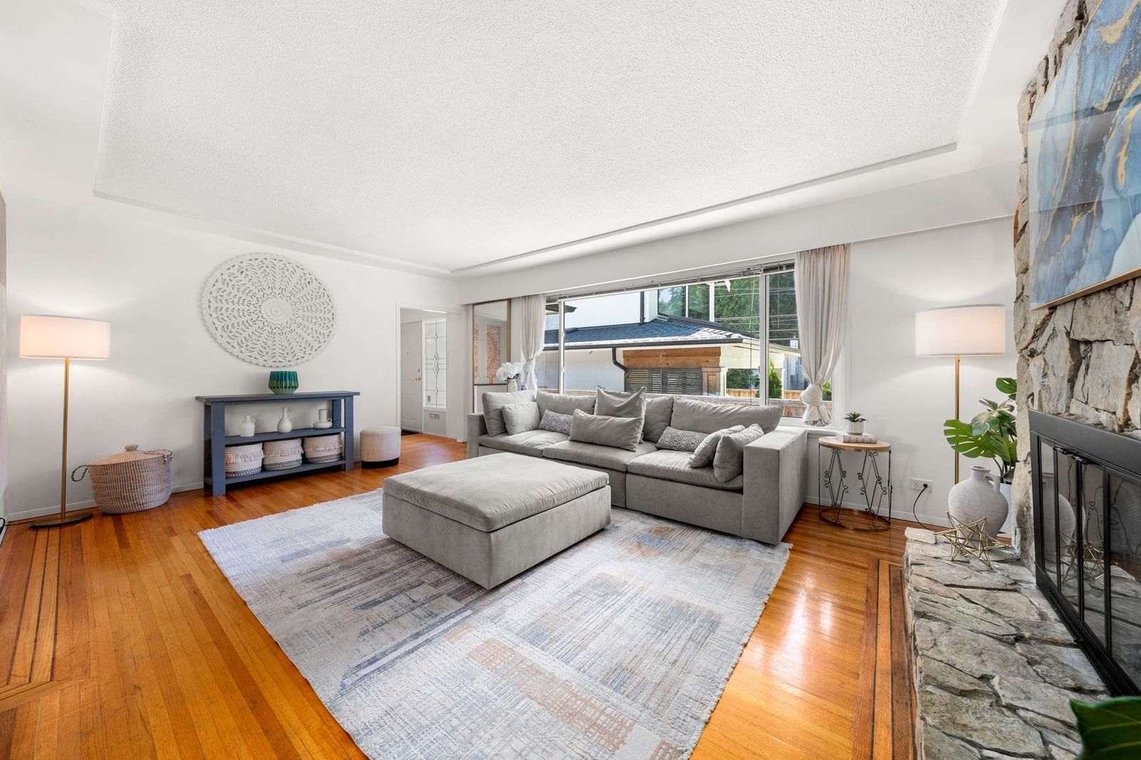 Listing Image 9