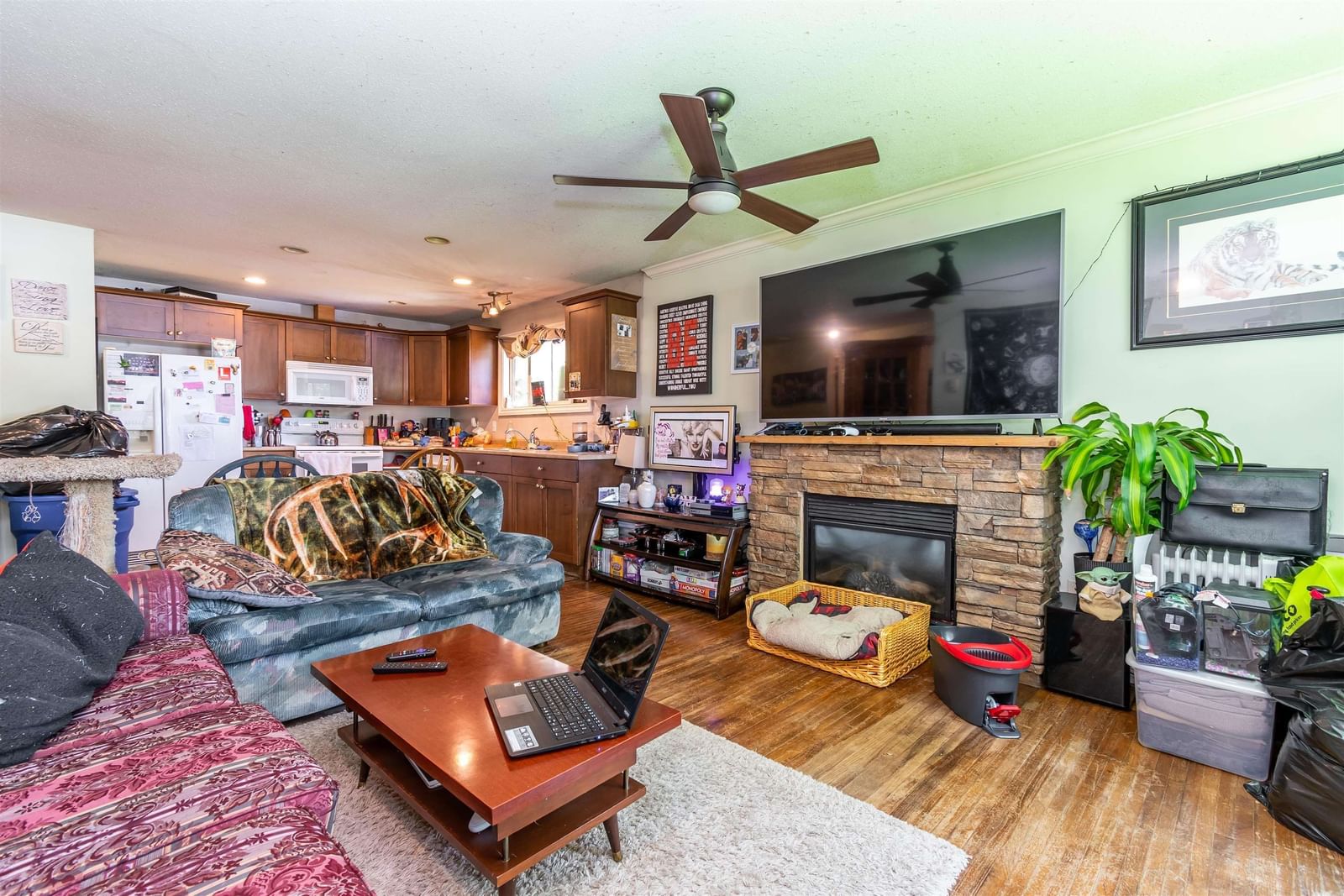 Listing Image 5