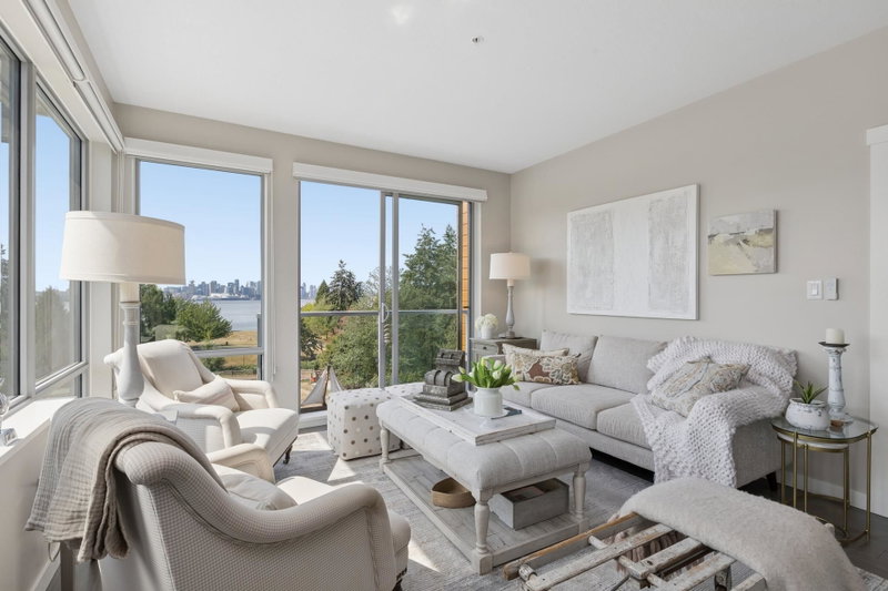 324 - 255 1st Street W