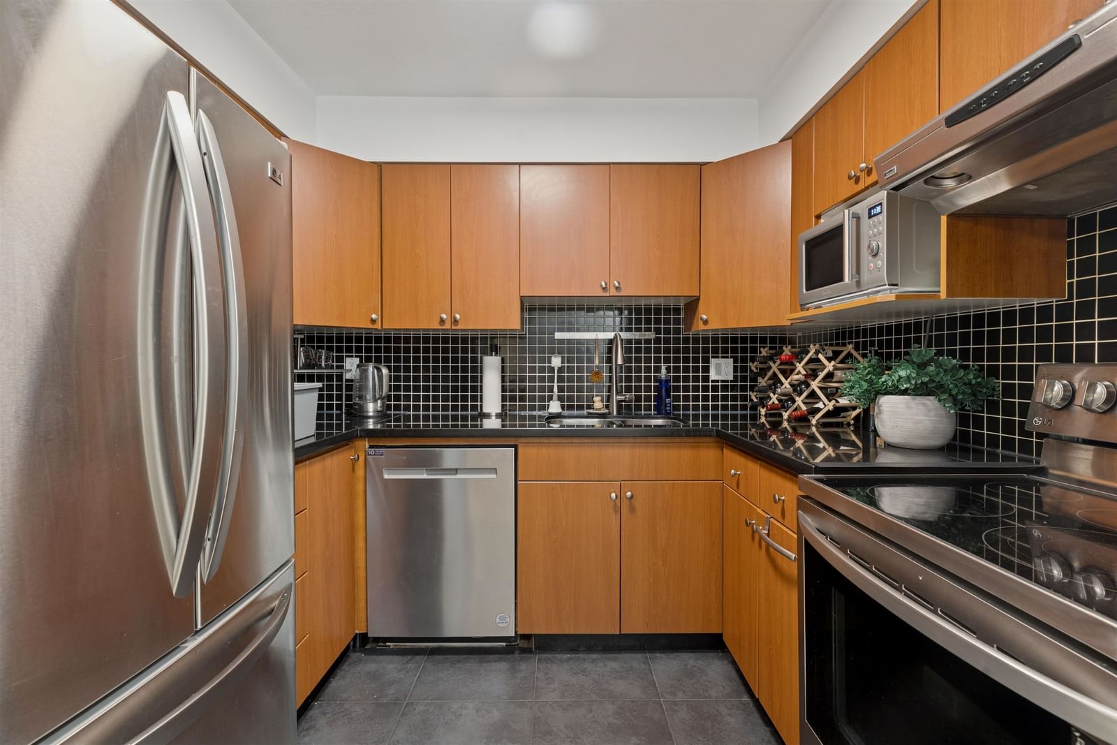 Listing Image 12
