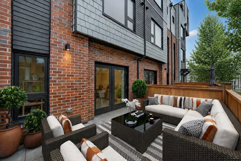 162 - 565 2nd Street E