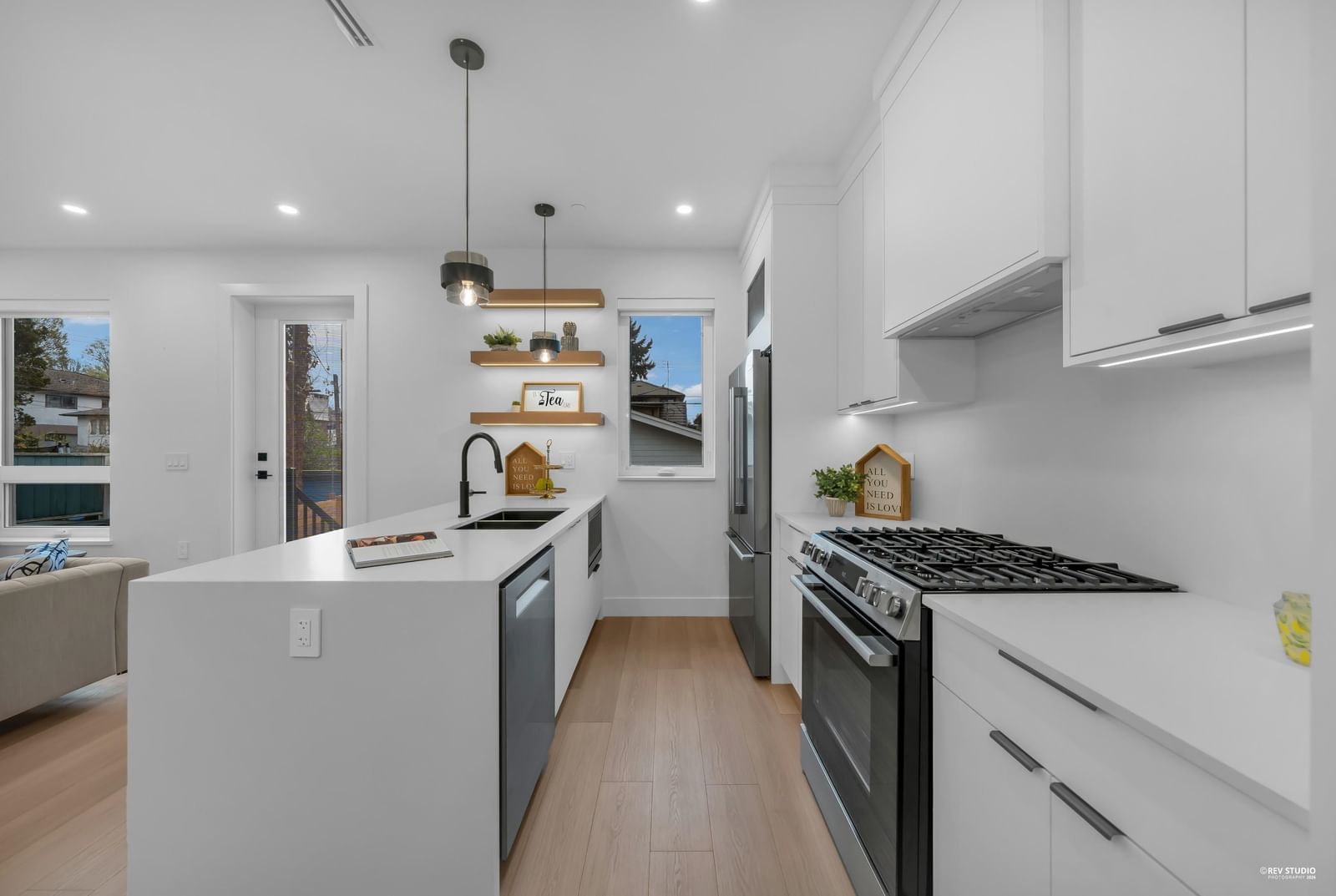 Listing Image 9