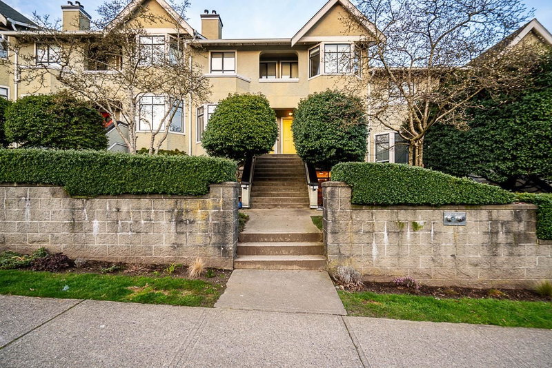 221 Ash Street #7, New Westminster, British Columbia