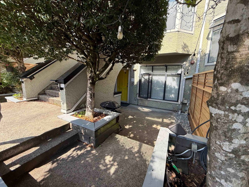 7 - 221 Ash Street