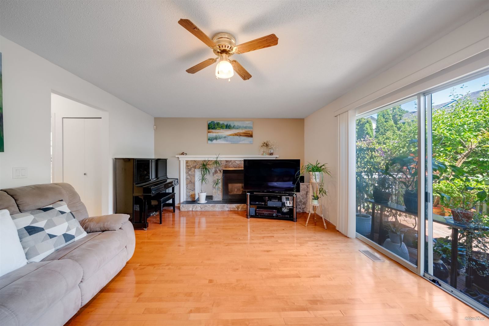 Listing Image 14