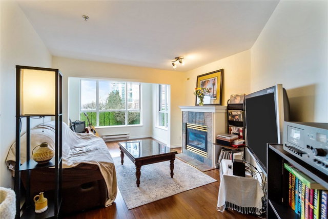 204 - 155 3rd Street E