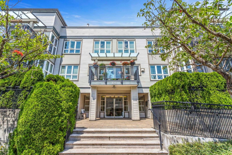 403 - 106 Kings Road W