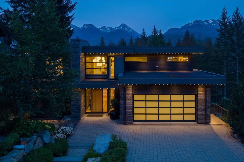8206 Mountain View Drive