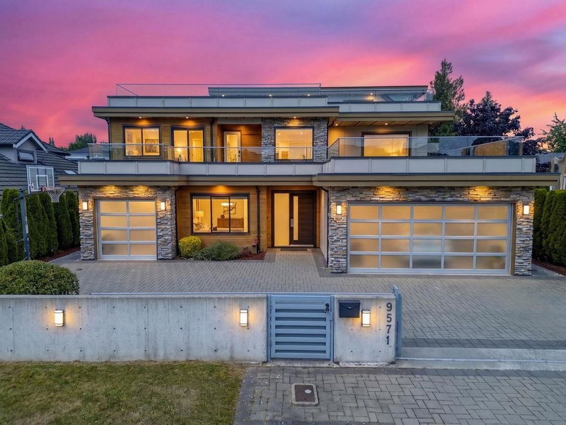 9571 Diamond Road, Richmond, British Columbia