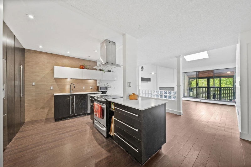 304 - 141 13th Street W