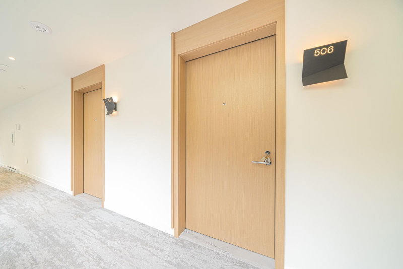 506/ - 3963 Uplands Way