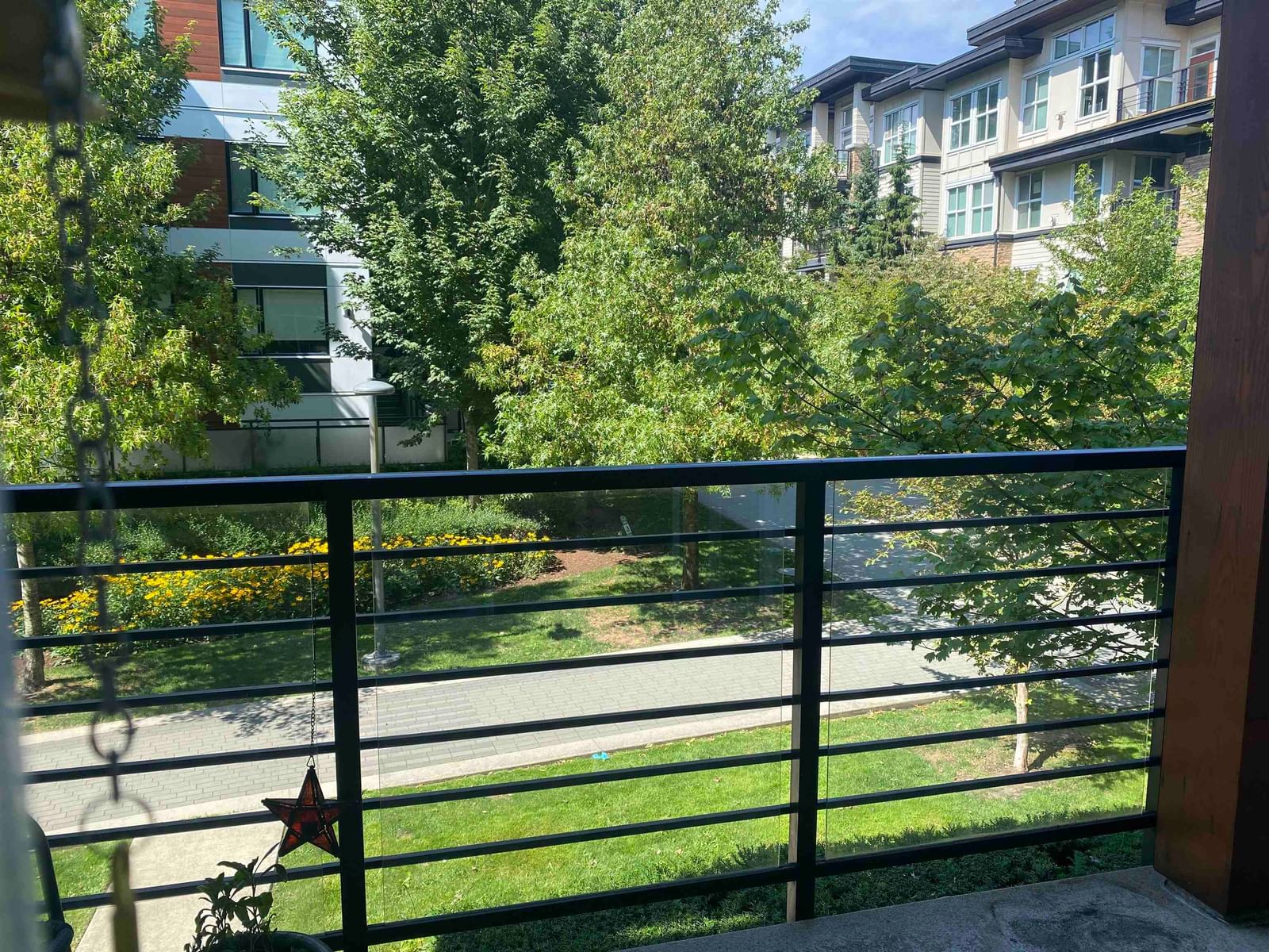 Listing Image 8