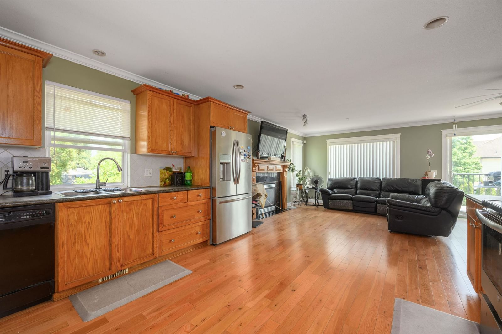 Listing Image 8