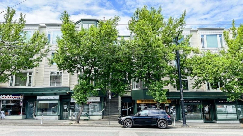 404 - 3727 10th Avenue W