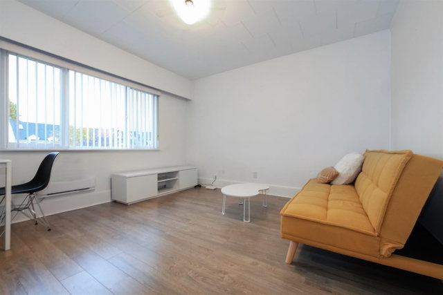 Top-Floor - 315 19th Avenue W