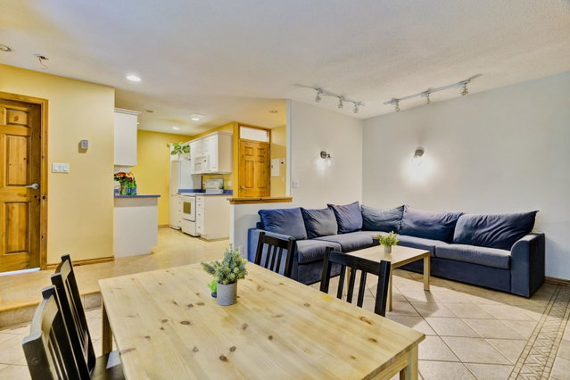 H205 - 1400 Alta Lake Road