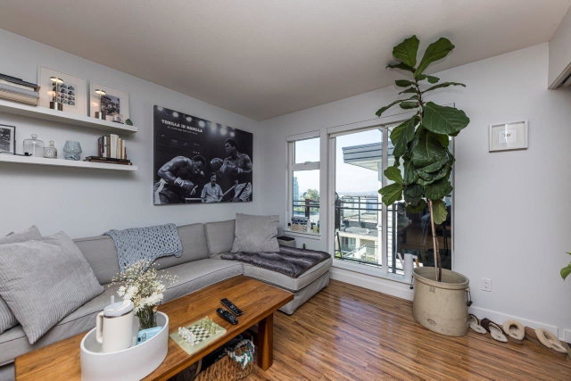 514 - 111 3rd Street E