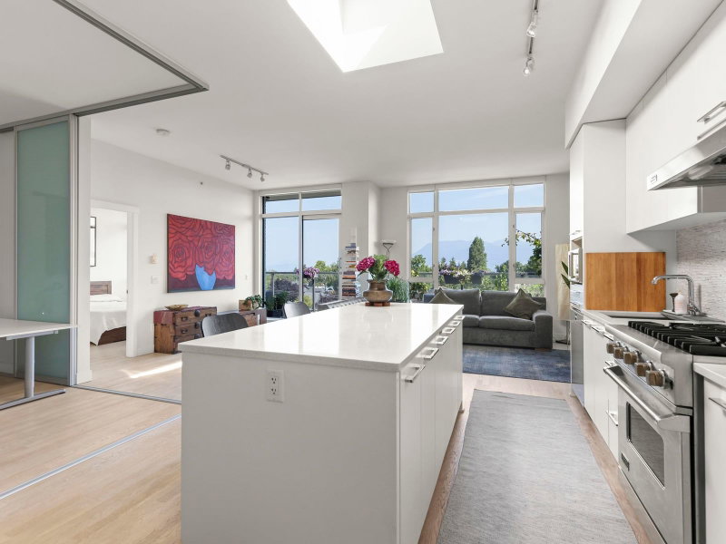 401 - 4355 10th Avenue W
