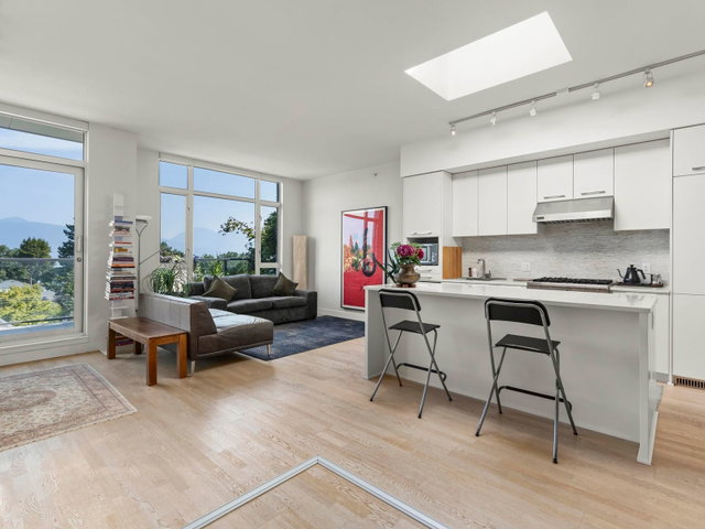 401 - 4355 10th Avenue W