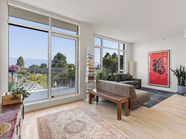 401 - 4355 10th Avenue W