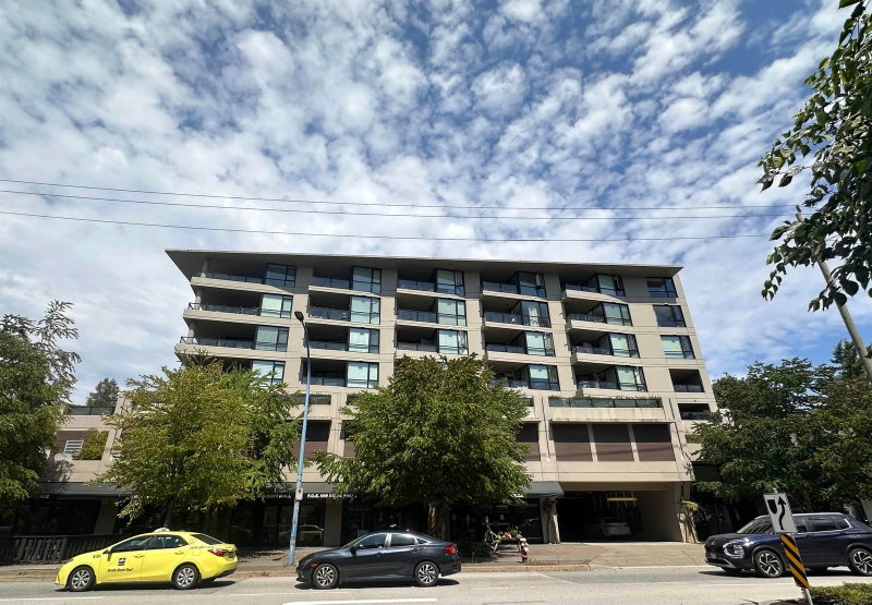 503 - 160 3rd Street W