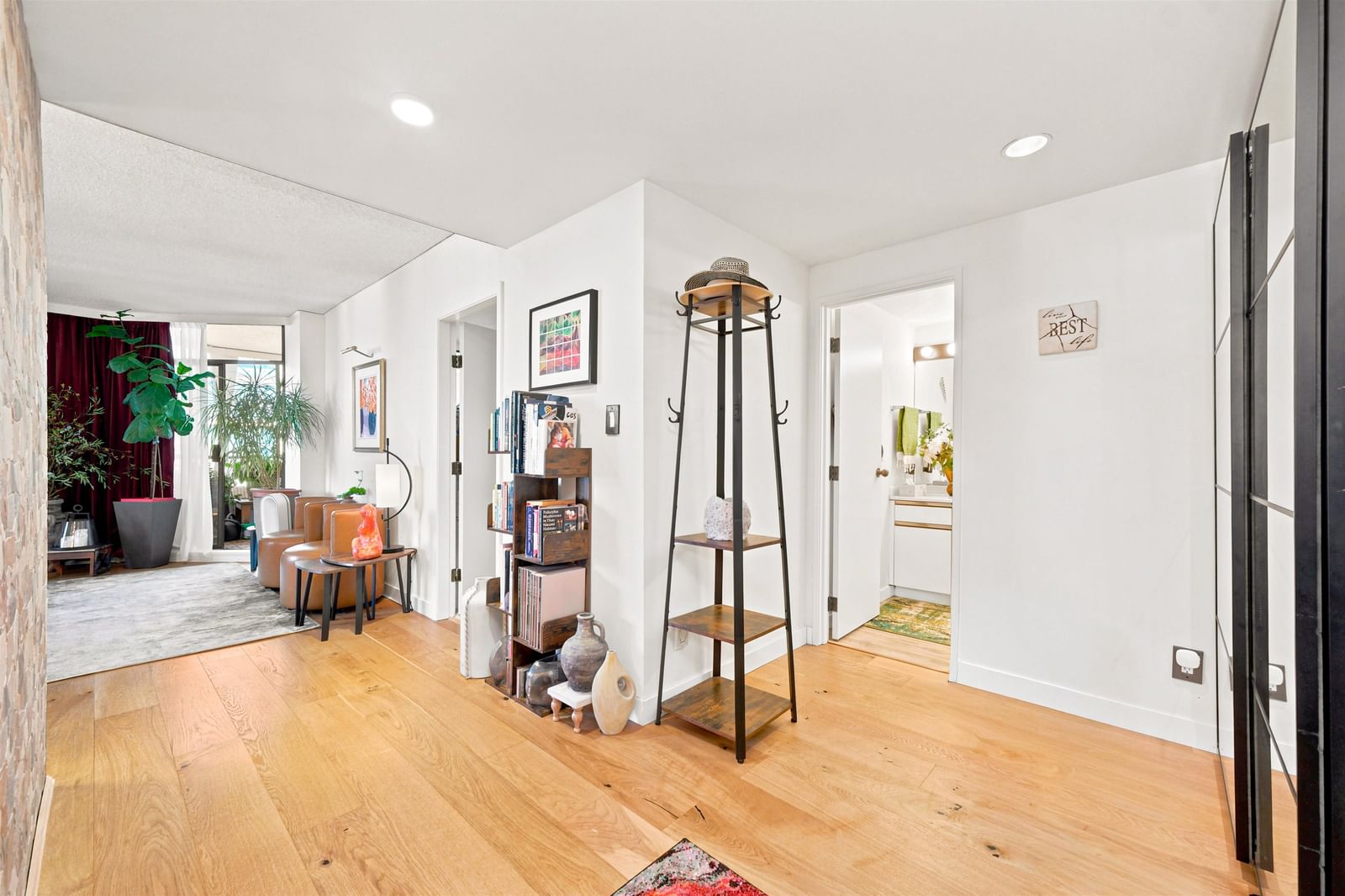 Listing Image 22