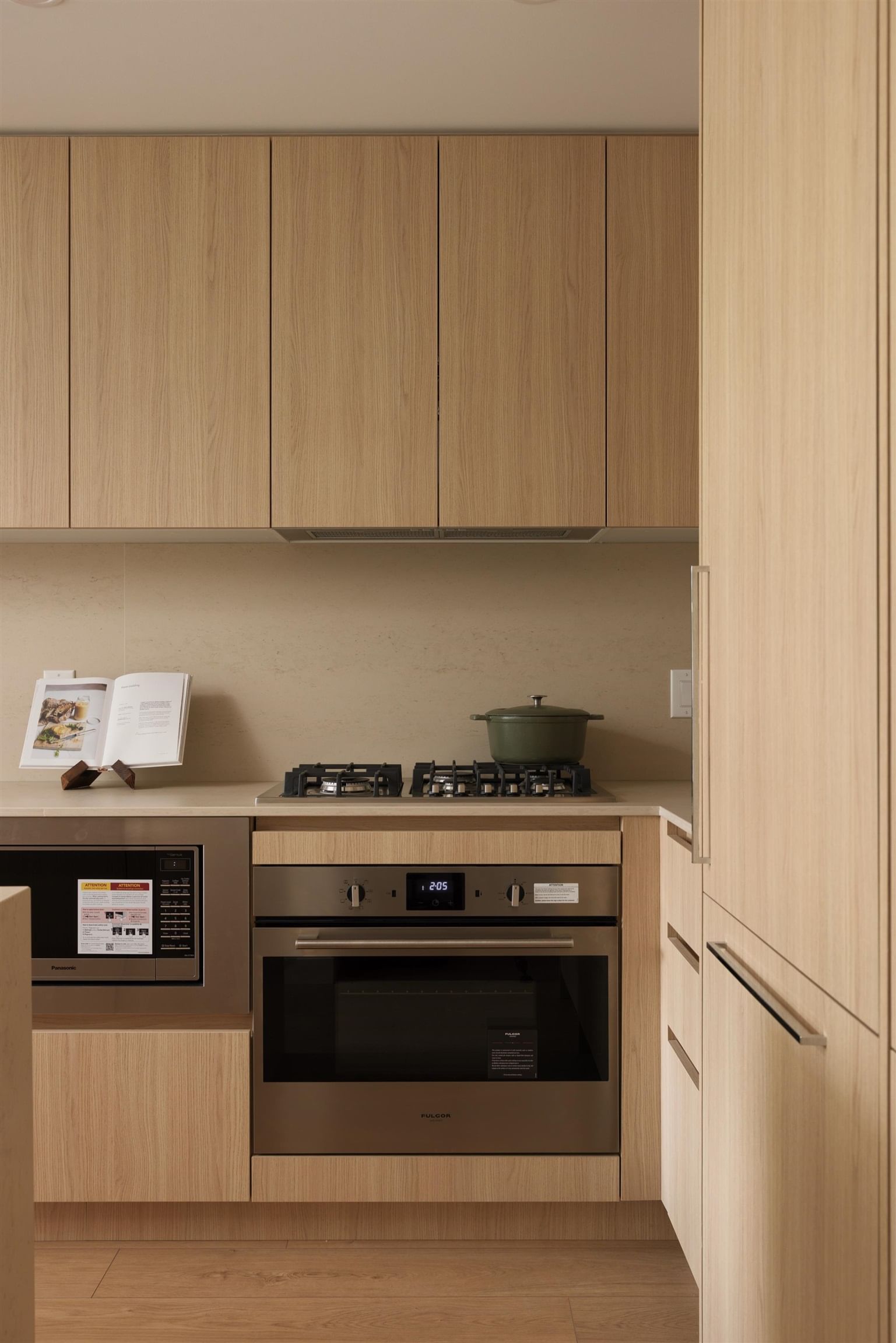 Listing Image 6