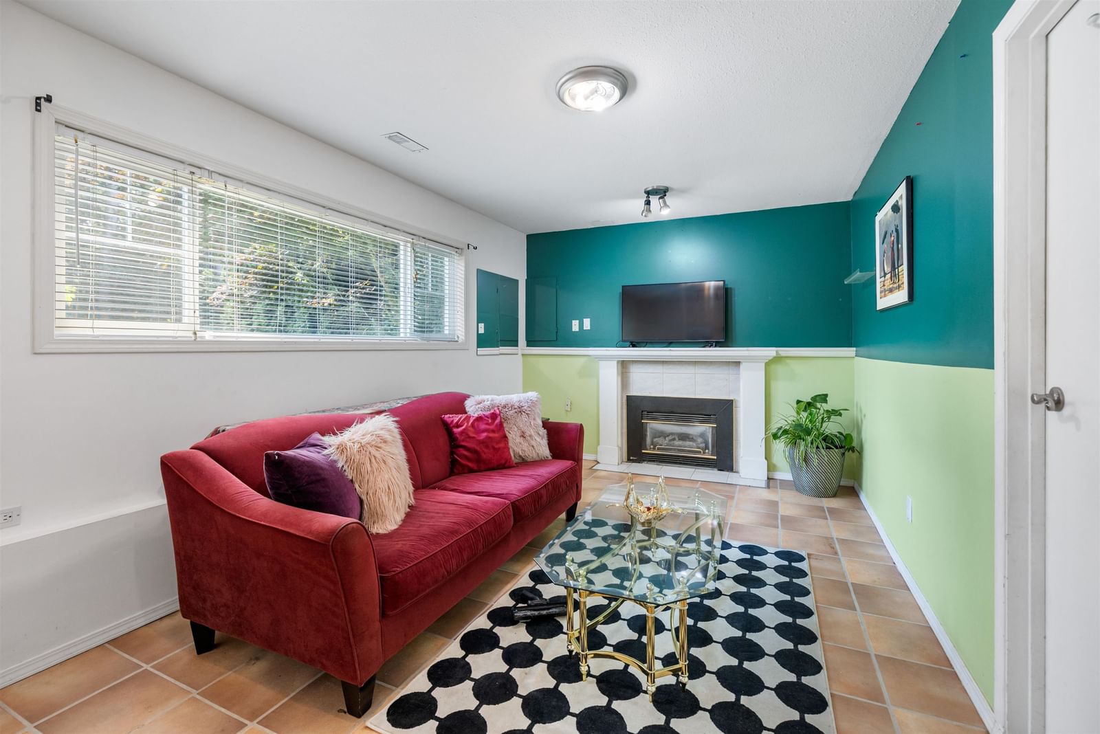 Listing Image 17