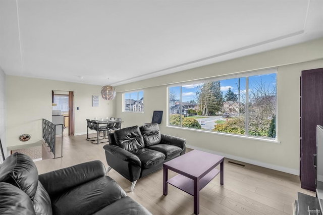 8620 Camden Cresent