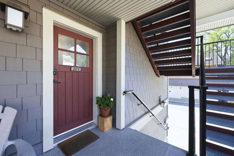201 - 414 Gower Point Road