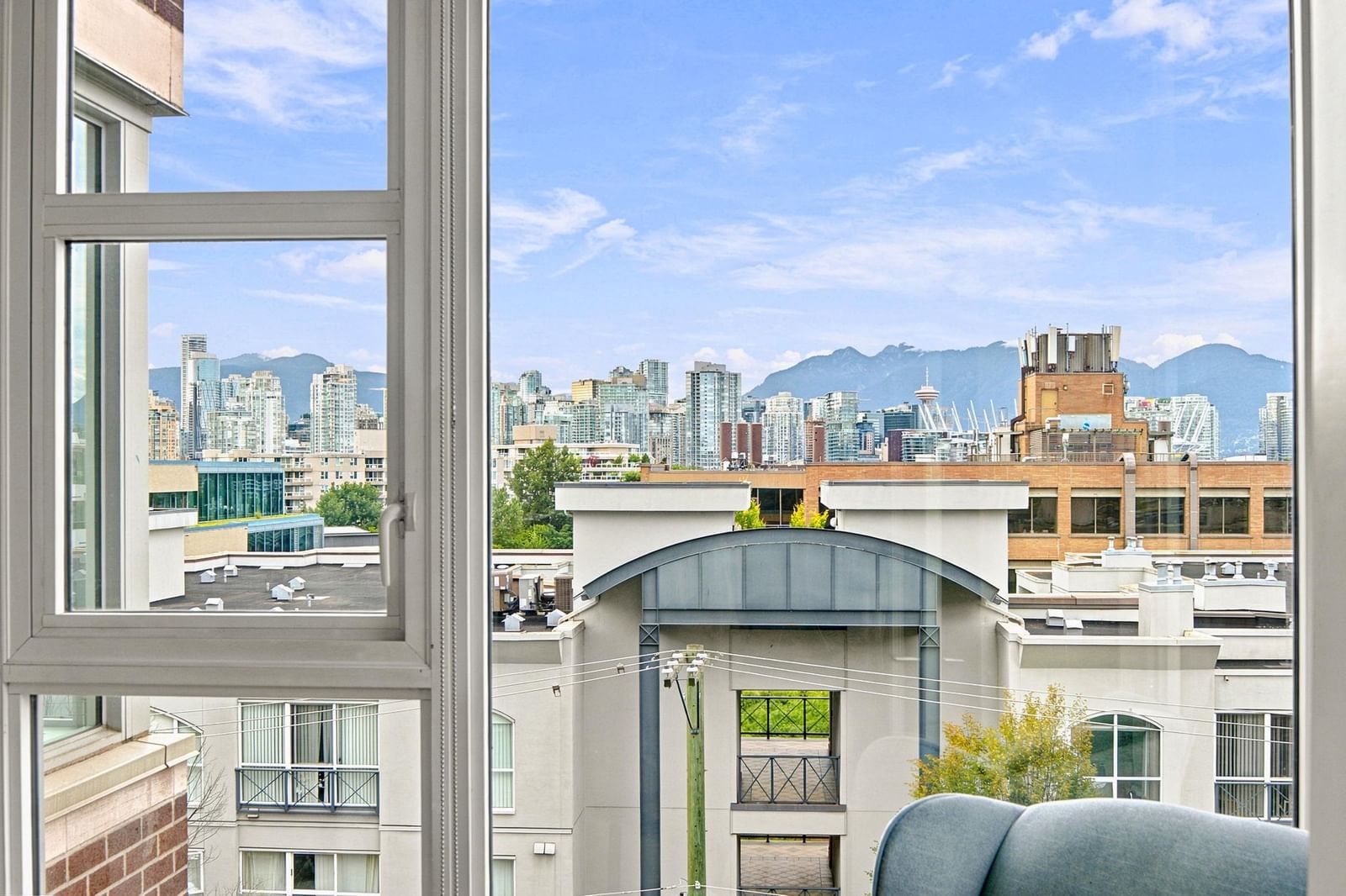Listing Image 10