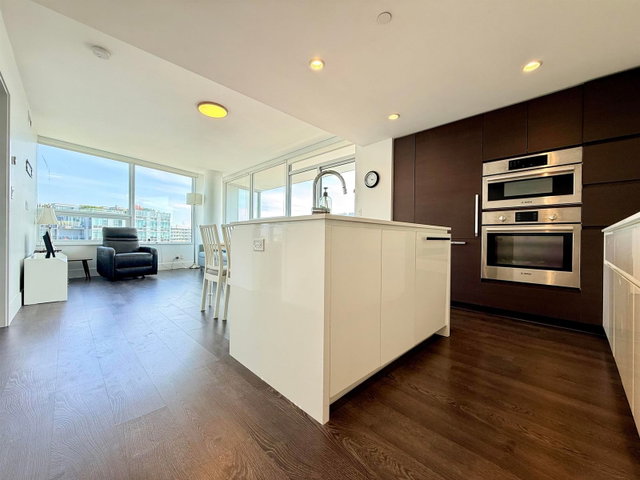 1303 - 5508 Hollybridge Way