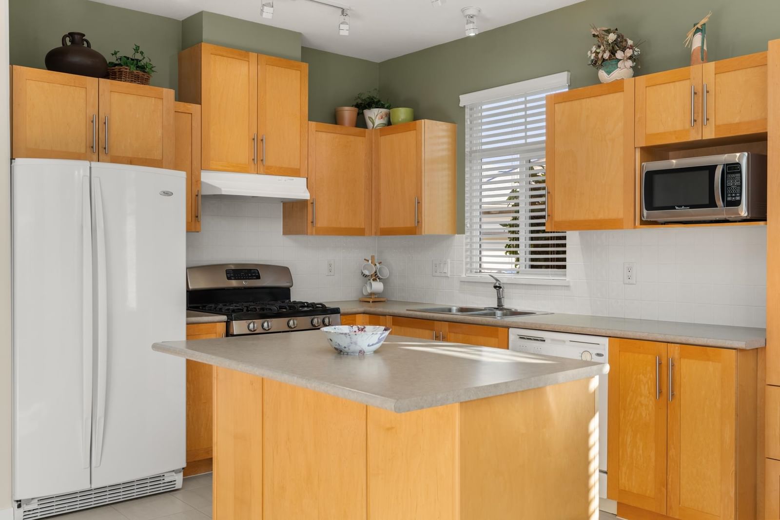 Listing Image 13