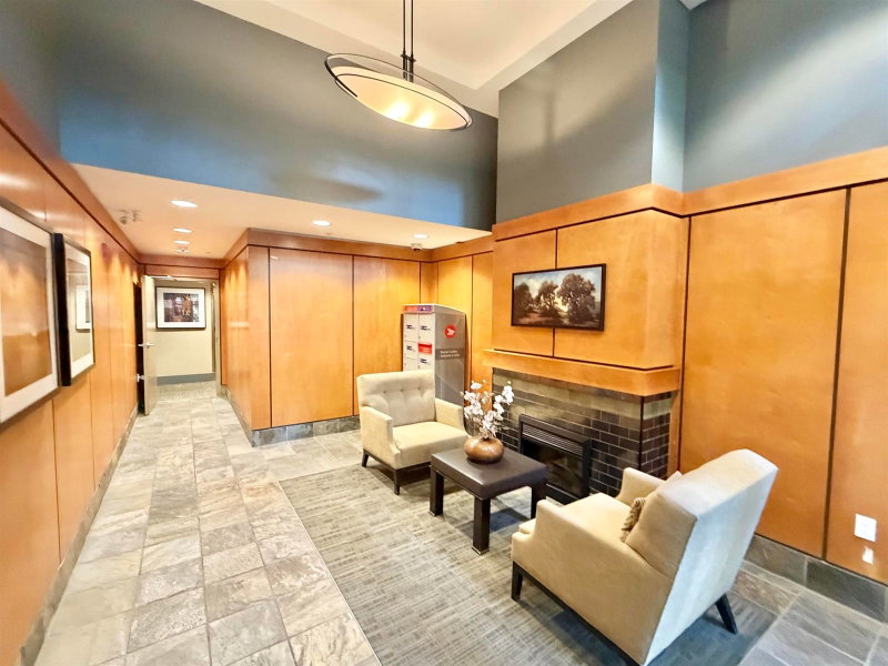 103 - 4883 Maclure Mews