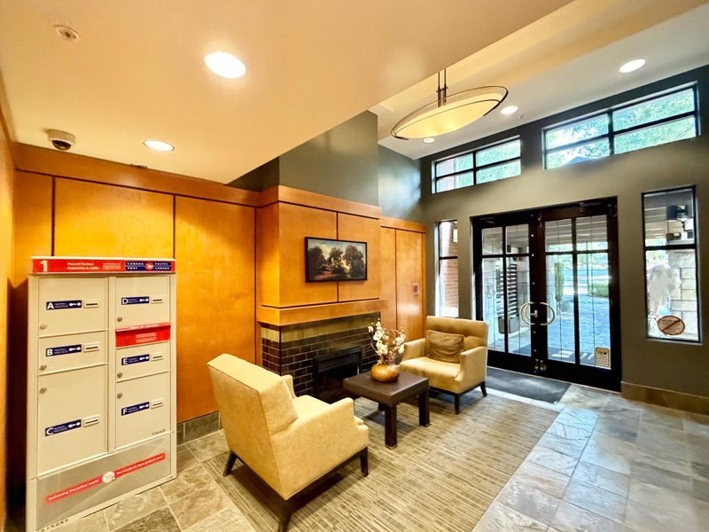 103 - 4883 Maclure Mews