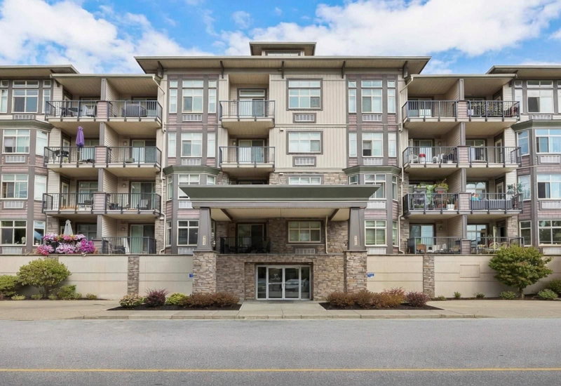 212 - 45893 Chesterfield Avenue