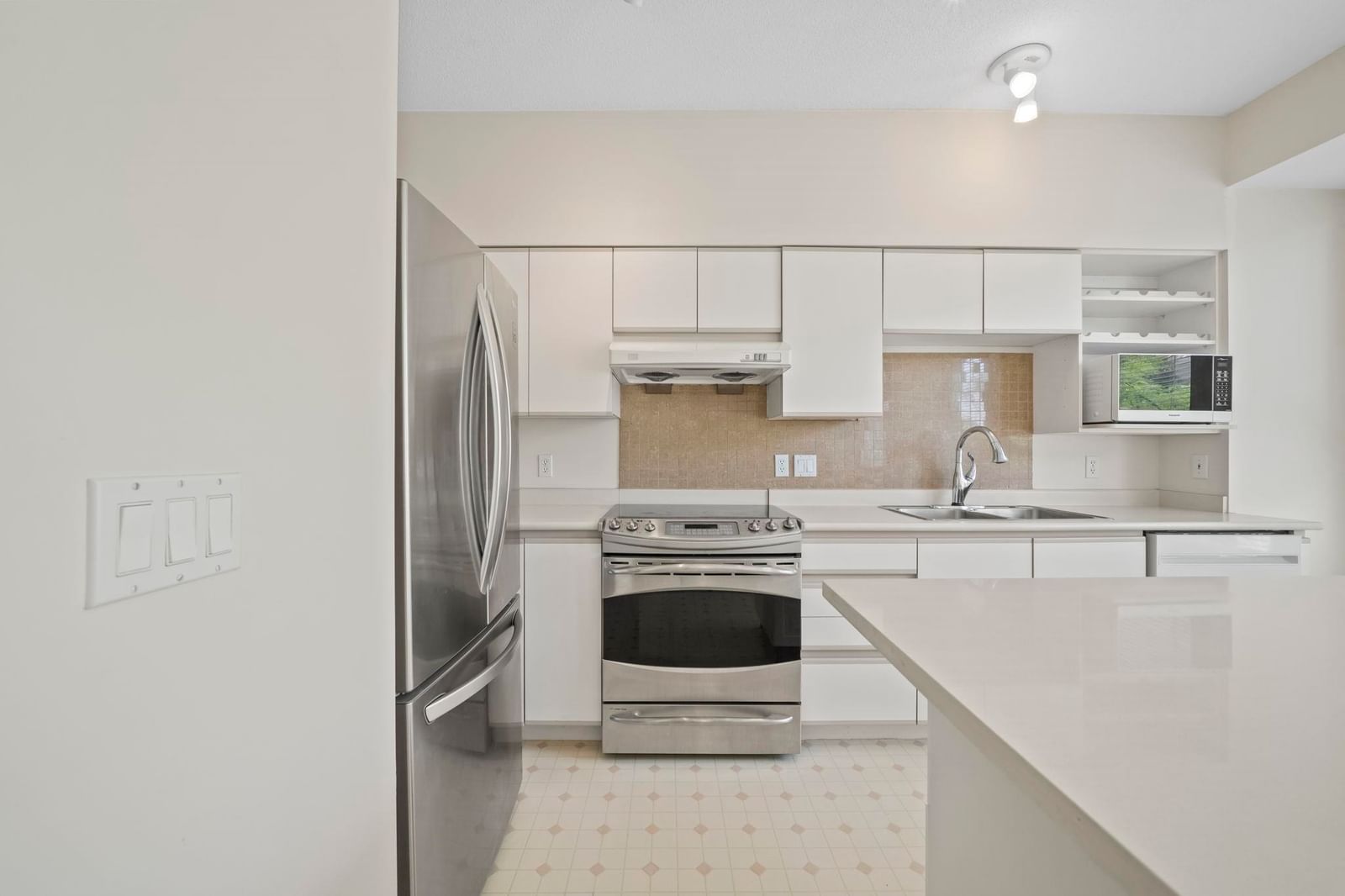 Listing Image 14