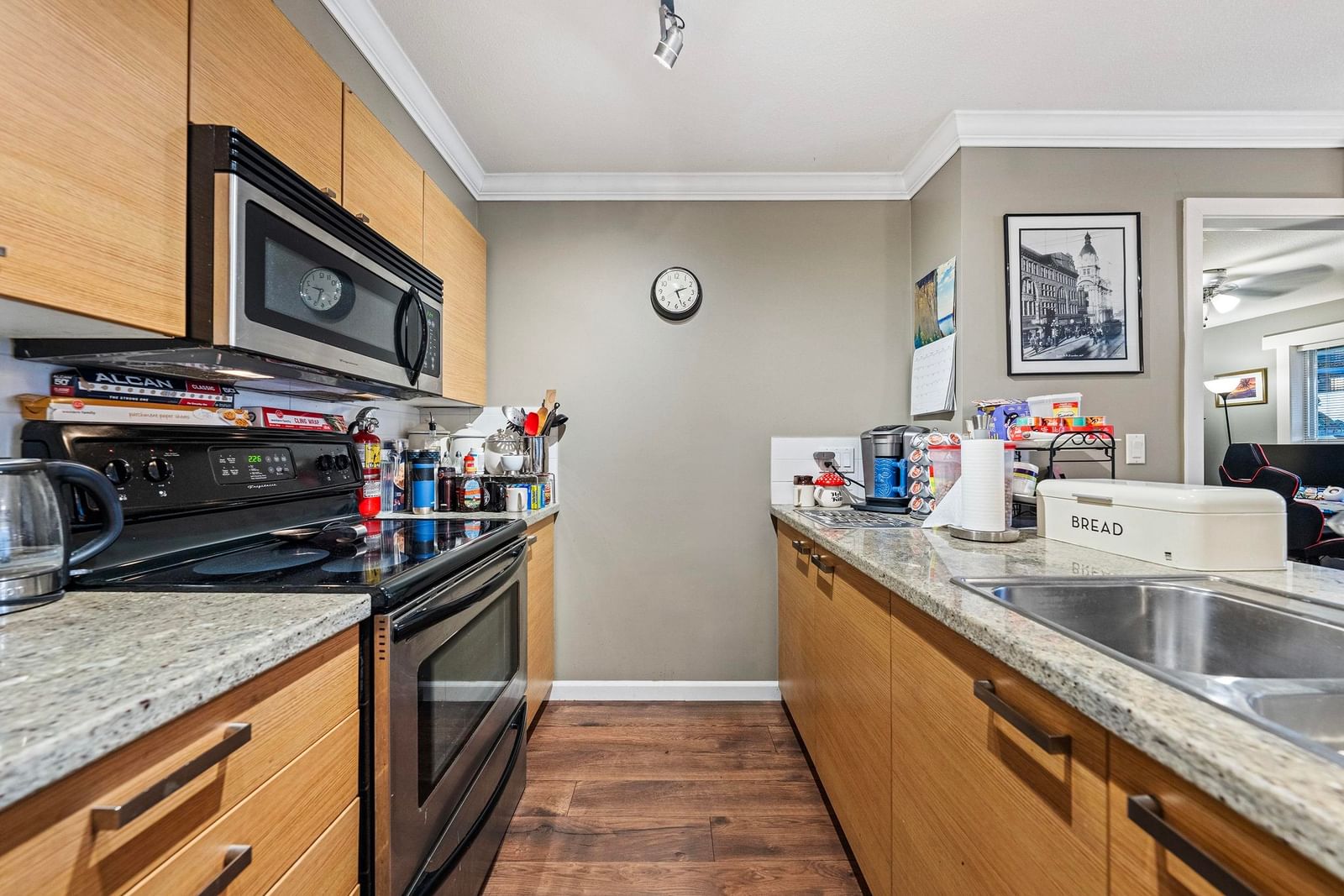 Listing Image 13