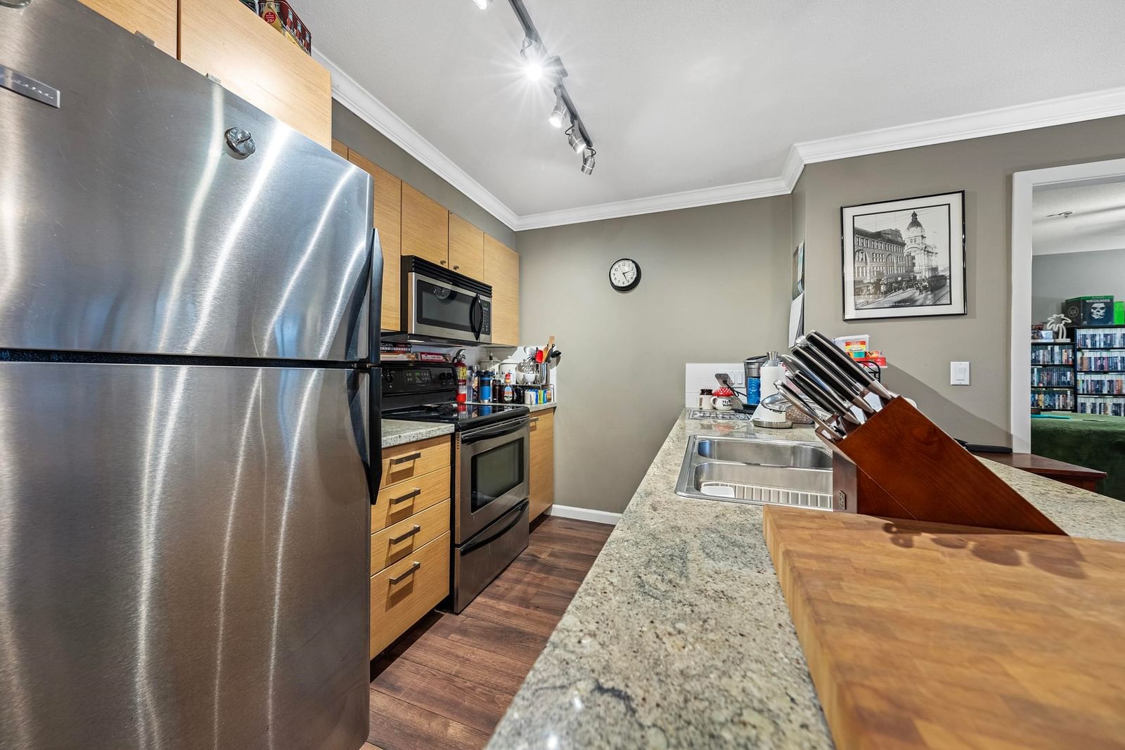 Listing Image 14