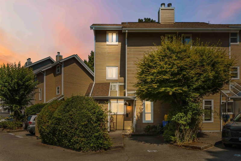 11 - 7400 Minoru Boulevard