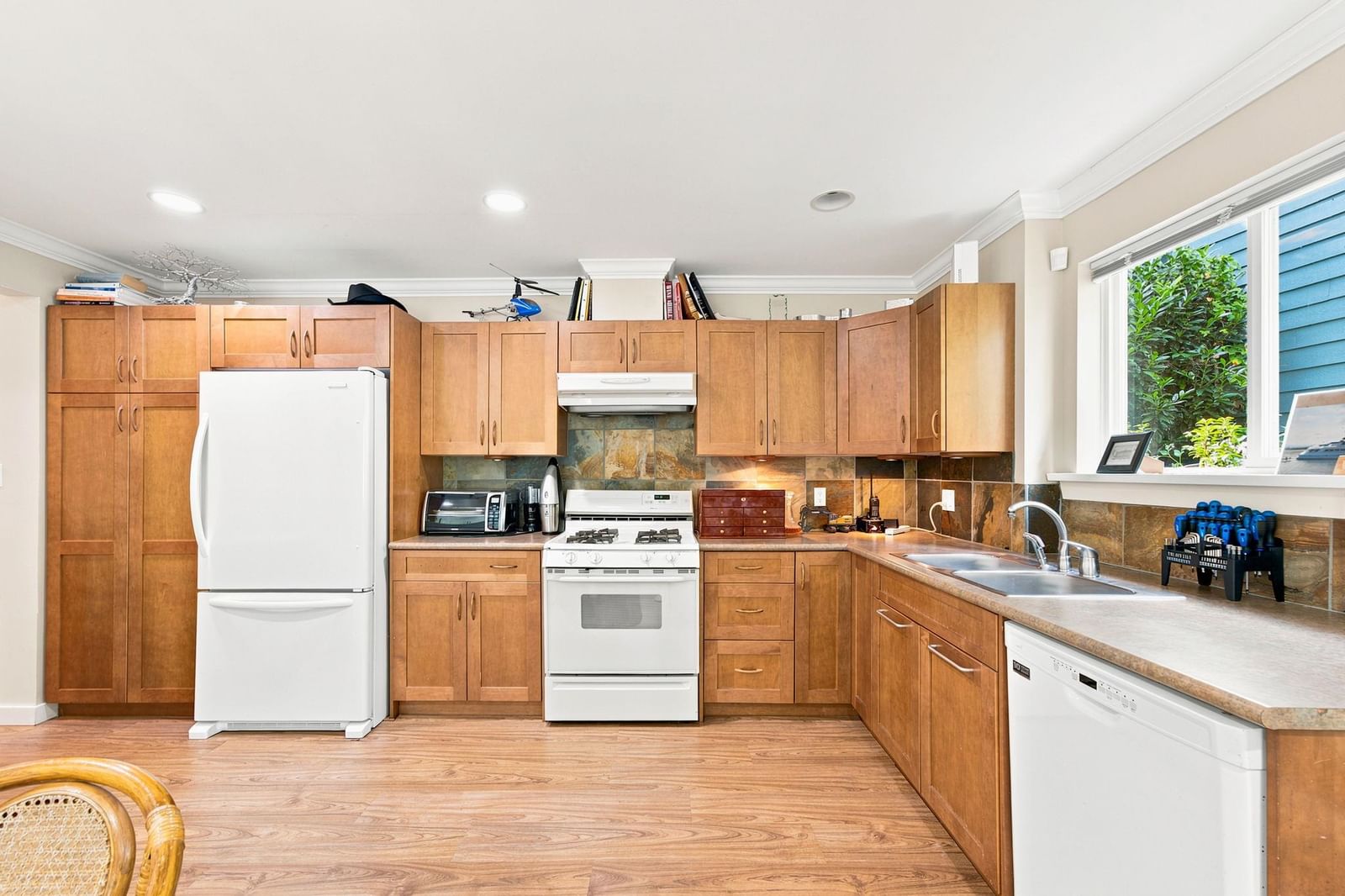 Listing Image 19