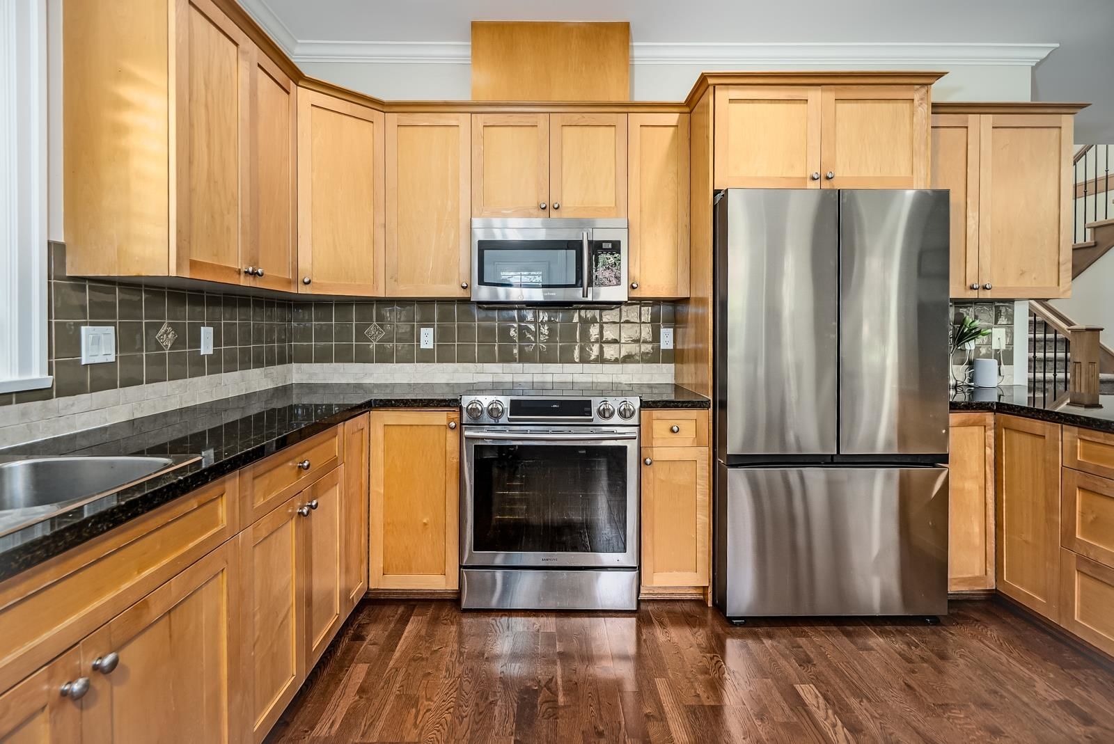 Listing Image 19
