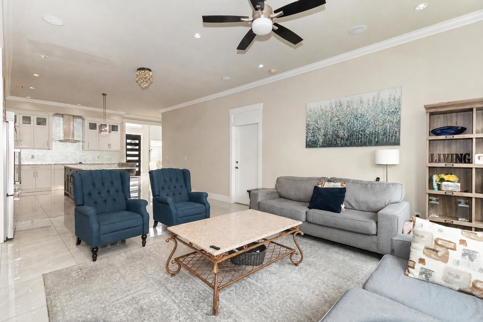 Listing Image 12