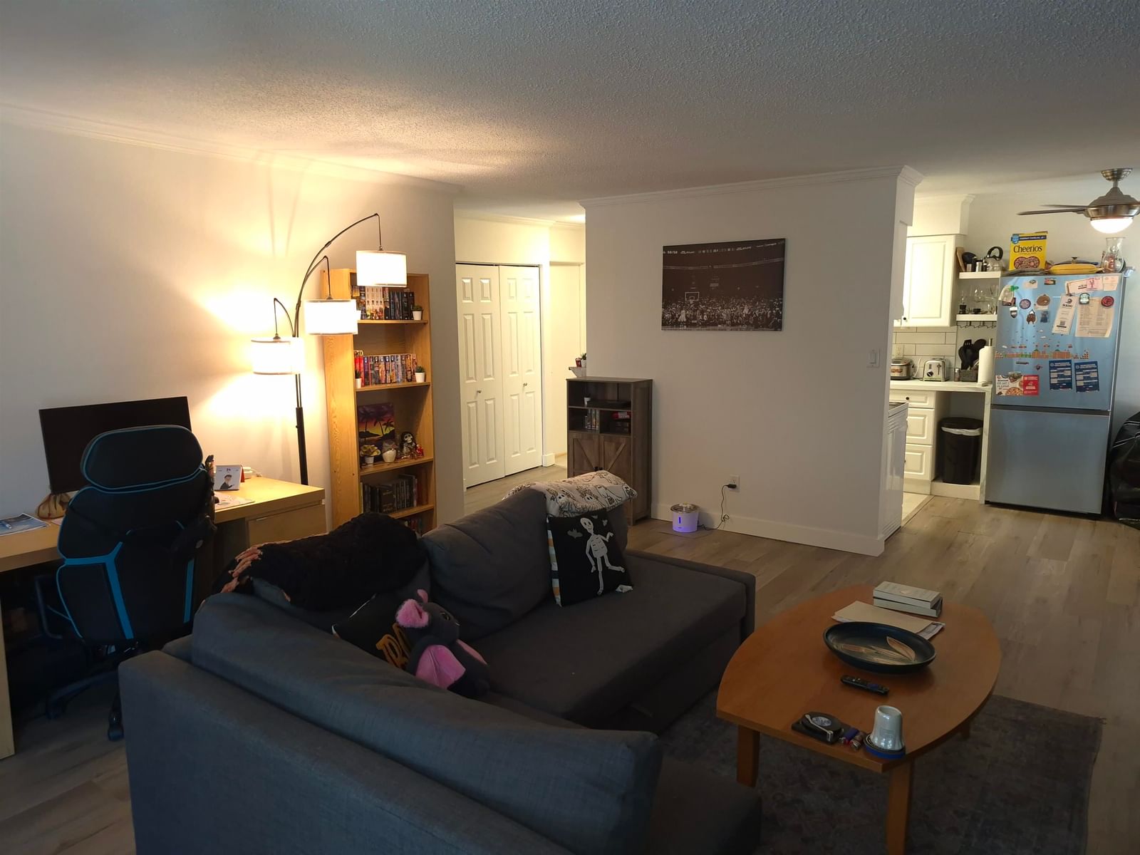 Listing Image 8