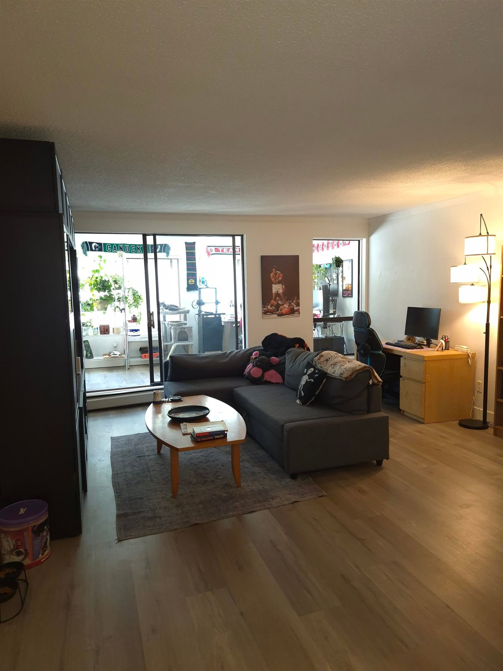 Listing Image 9