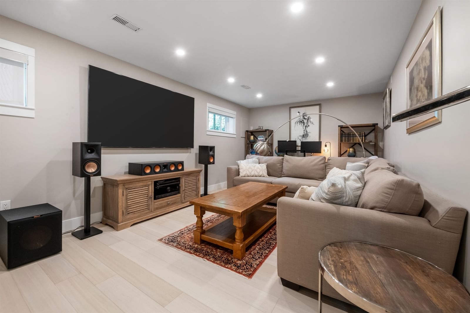 Listing Image 19